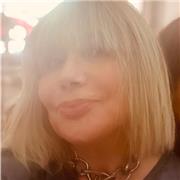 Doy clases particulares de Inglés, Italiano y Español para extranjeros . Bilingüe en los tres idiomas . Amplia experiencia tanto con niños con los que conecto muy bien como adultos . Disponibilidad on lune y presencial. Gracias !